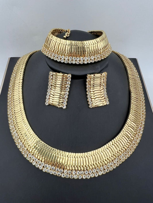 Italian gold set with stone